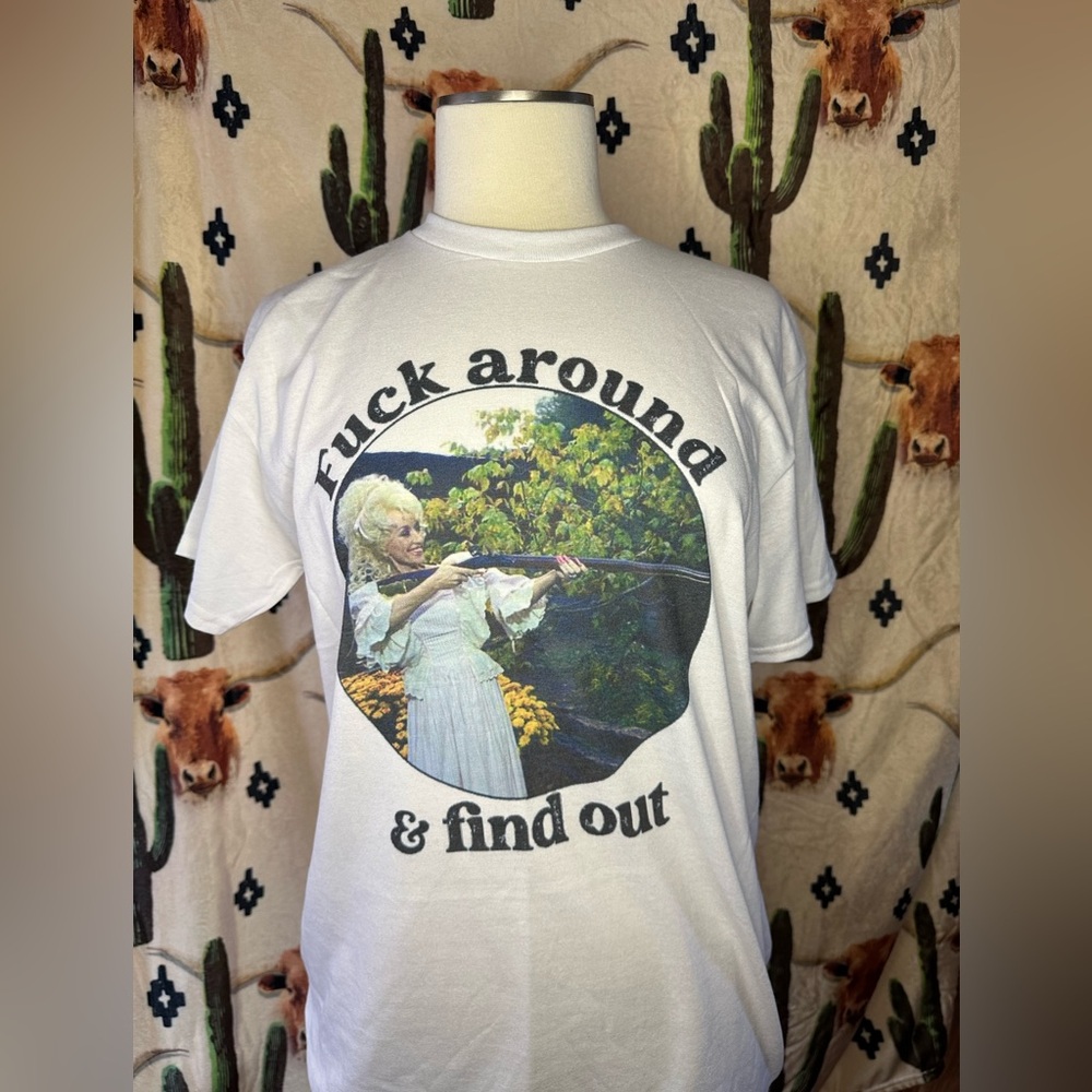 Dolly Parton tee shirt